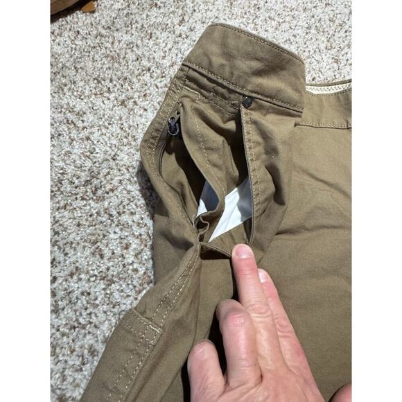 Columbia Mens Shorts, size 38, 8L, Cotton Blend;  Khaki/Tan - Picture 6 of 10